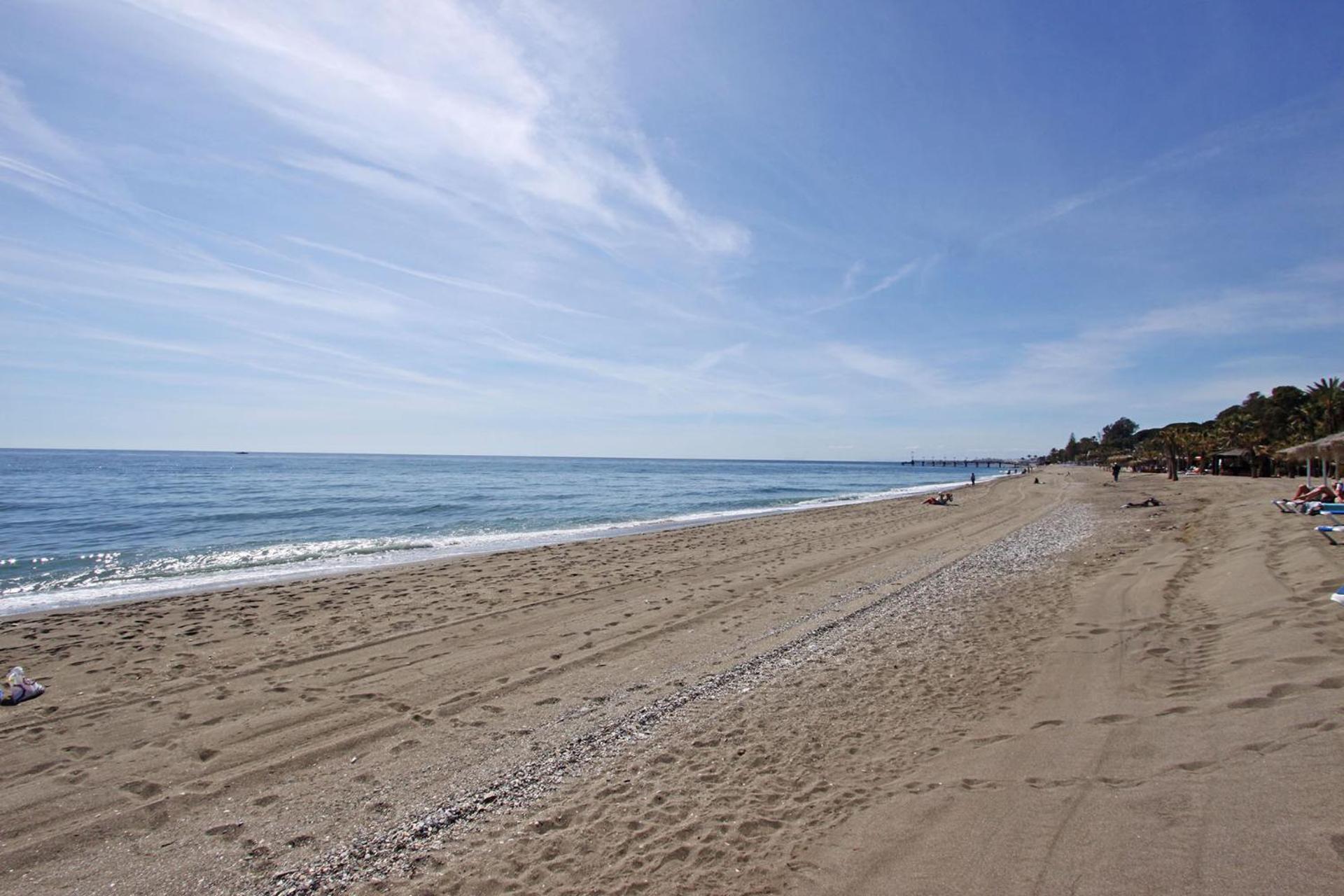 1105 Beachfront Golden Mile Lejlighed Marbella