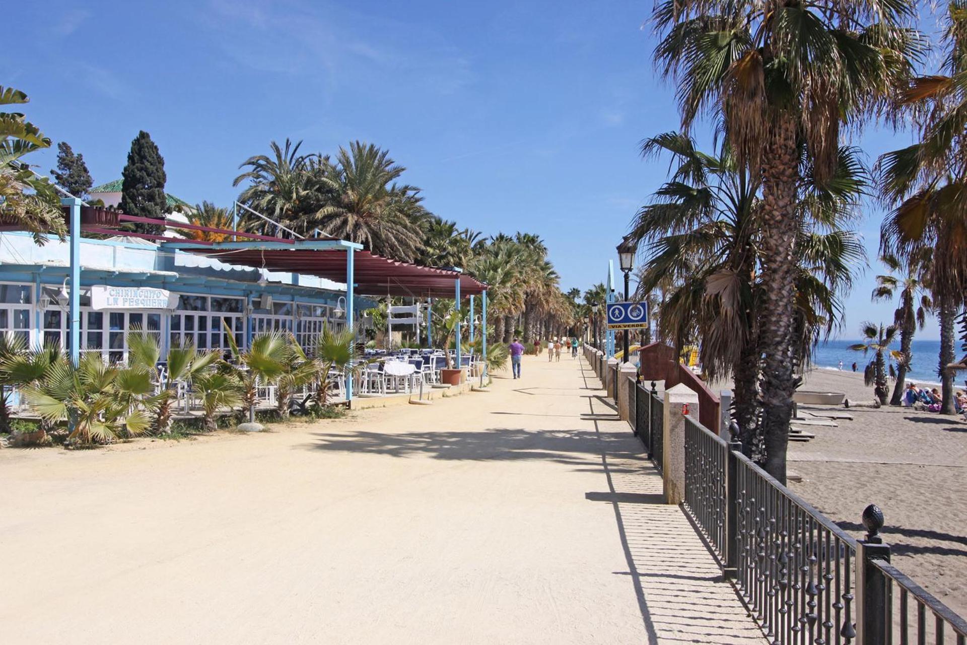 1105 Beachfront Golden Mile *